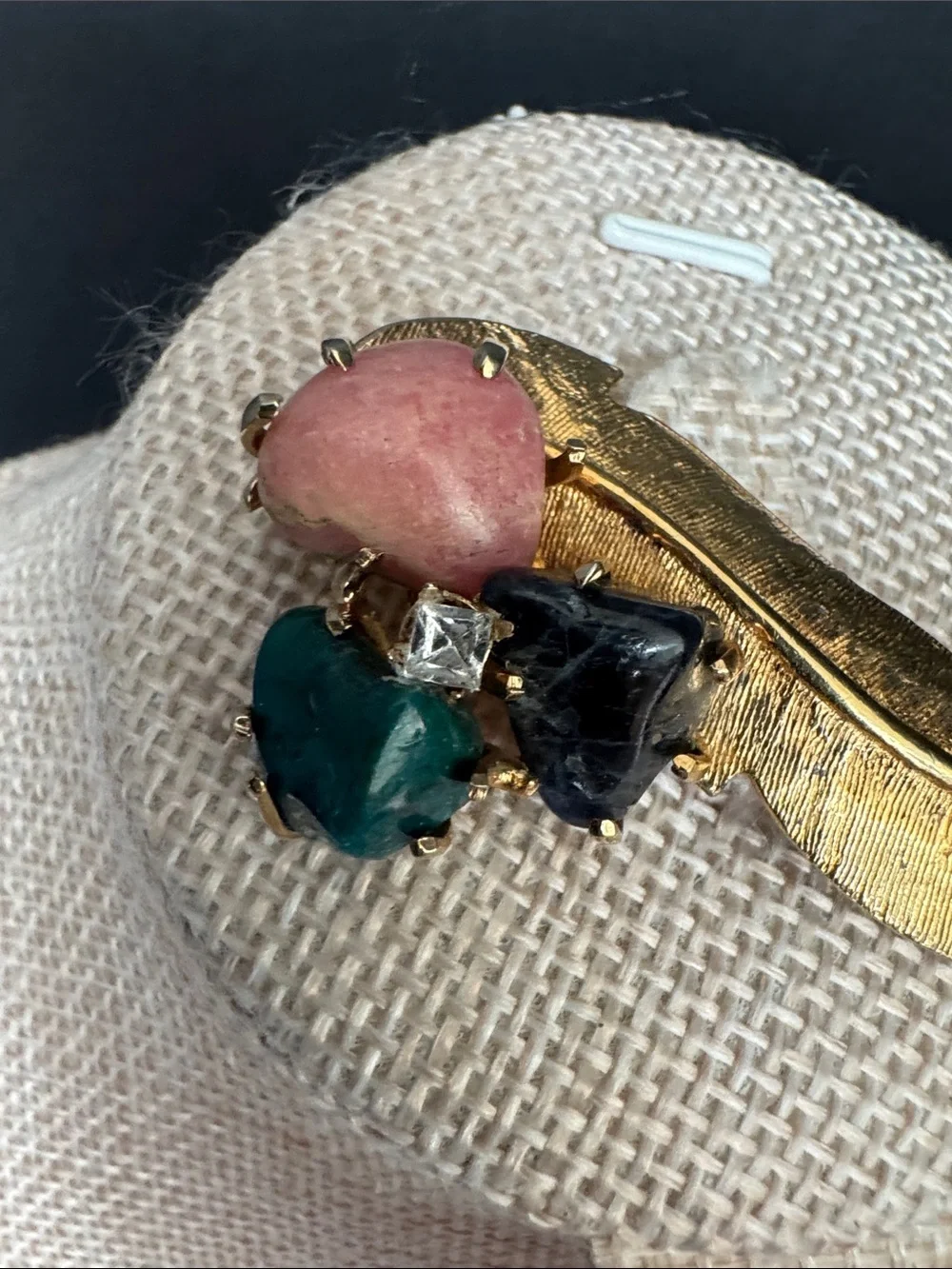 VTG Gold-Tone Feathered Brooch with Genuine Tumbled Gemstones - Picture 2 of 5
